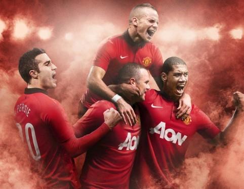 勒沃库森发布新赛季主场球衣：红色十字线条融入黑色背景.