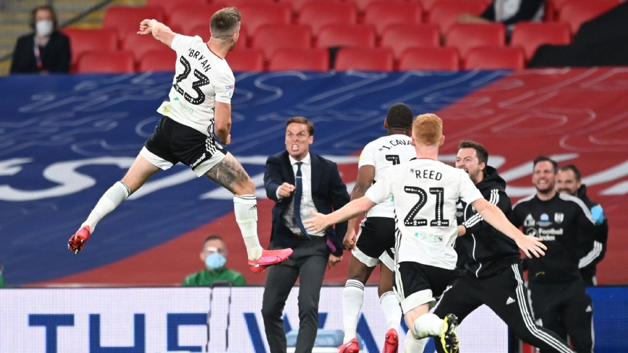 他在那里进 他在那里进